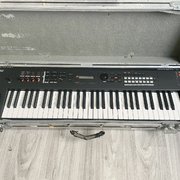 Myydn: Yamaha MX61 V2 (#2030565)