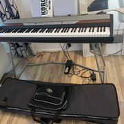 Myydn: Korg SP-250 sähköpiano + kantokassi + pedaali (#2030588)