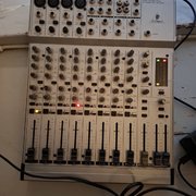 Vaihdetaan: Behringer Eurorack MX 1604A (viallinen) (#2030605)