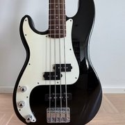 Myydn: Vasuri Squier Precission Bass (#2030687)