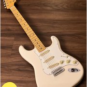 Ostetaan: Fender Stratocaster jv 60s modified (#2031000)