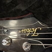 Myydn: Tokai Thunderbird basso kovalla laukulla (#2031297)