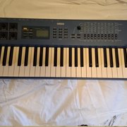 Myydn: Yamaha CS1X Syntetisaattori (#2031672)