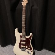 Myydn: Fender American Deluxe Stratocaster 2009 (rw, olympic pear) (#2032351)