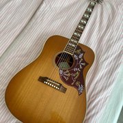 Vaihdetaan: Gibson Hummingbird Rosewood Burst (#2022044)