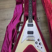 Myydn: Gibson Flying V 67 Reissue 2003 Classic White (#2032838)