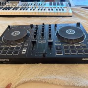 Myydn: Roland Serato 202 DJ-dekki (#2032898)