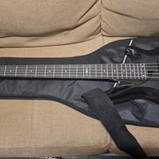 Myydn: Schecter SGR C-5 sähköbasso (#2033688)