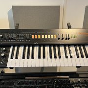 Myydn: Behringer VC340 vocoder/jousikone + Strymon BlueSky v2 (#2025593)