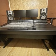 Myydn: Argosy studiopöytä (#2034504)