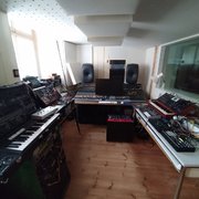 Vuokrataan: Vuokrataan osuus studiosta Suomenlinnassa (#2034507)