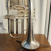 Myydn: Flyygelitorvi Bach Stradivarius (#2035460)