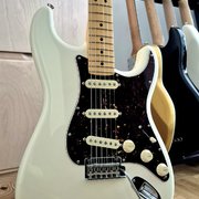 Myydn: Fender American Pro II Stratocaster OW SSS (#2035750)