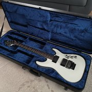 Myydn: Schecter C-1 Hellraiser FR sähkökitara (#2037585)