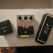 Myydn: ProCo Rat, EHX Big Muff (nyc) & Vox v847 (#2037971)