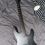 Vaihdetaan: ESP LTD M-HT black metal (#2039465)
