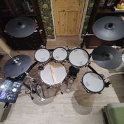 Myydn: Roland TD-25 sähkörumpusetti (#2040110)