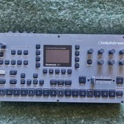 Myydään: Elektron Octatrack MK II (harmaa) (#2040338) Myydään: Elektron Octatrack MK II (harmaa) (#2040338)