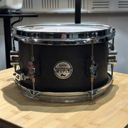 Myydään: DW PDP Black Wax Snare 10”x6” (#2040817) Myydään: DW PDP Black Wax Snare 10”x6” (#2040817)
