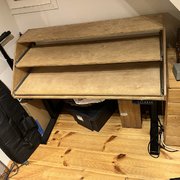 Myydään: Studiopöytä 120-125cm, sähkörunko, koivuvaneria (#2041131) Myydään: Studiopöytä 120-125cm, sähkörunko, koivuvaneria (#2041131)