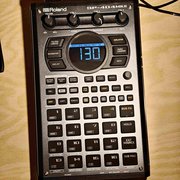 Myydään: Roland SP 404 mk2 (#2041402) Myydään: Roland SP 404 mk2 (#2041402)