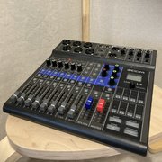 Myydään: Zoom Livetrak L-8 (#2041491) Myydään: Zoom Livetrak L-8 (#2041491)