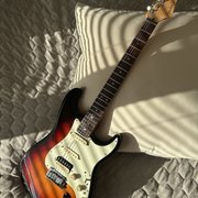 Myydään: Fender American Deluxe Stratocaster (#2041525) Myydään: Fender American Deluxe Stratocaster (#2041525)