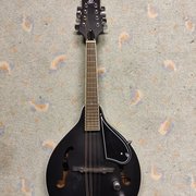 Myydään: Ortega RMAE40SBK mandoliini (#2041660) Myydään: Ortega RMAE40SBK mandoliini (#2041660)