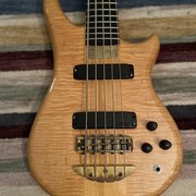 Myydään: Alembic Essence 5 (#2041910) Myydään: Alembic Essence 5 (#2041910)