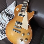 Myydään: Gibson Les Paul traditional (#2042044) Myydään: Gibson Les Paul traditional (#2042044)