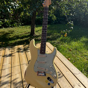 Myydn: Fender Custom Shop stratocaster (v.2010) (#2042221)