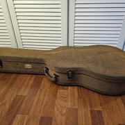 Myydn: Kitaralaukku akustiselle (#2042550)