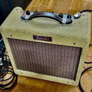 Myydään: Fender Bronco Tweed combo (#2042790) Myydään: Fender Bronco Tweed combo (#2042790)